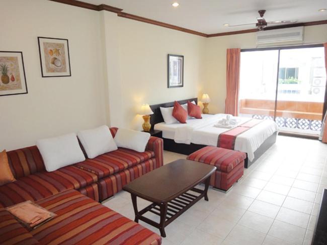 Patong Karlssons Hotel エクステリア 写真
