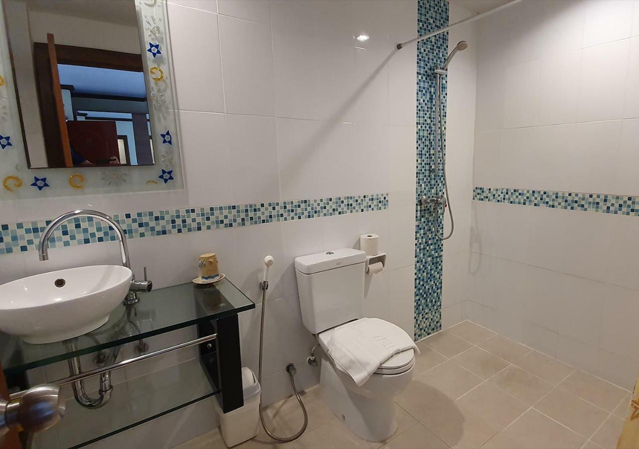 Patong Karlssons Hotel エクステリア 写真